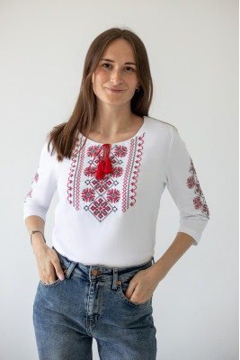 Вишиванка жіноча